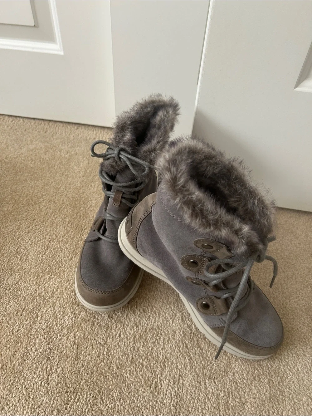 Sorel Women's Gray Faux-Fur Lined Winter Boots, worn once paid $159.00